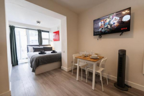 Fulham Central London Luxury Studios Close to Underground Newly Refurbished HR